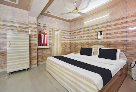 Hotel O Indira