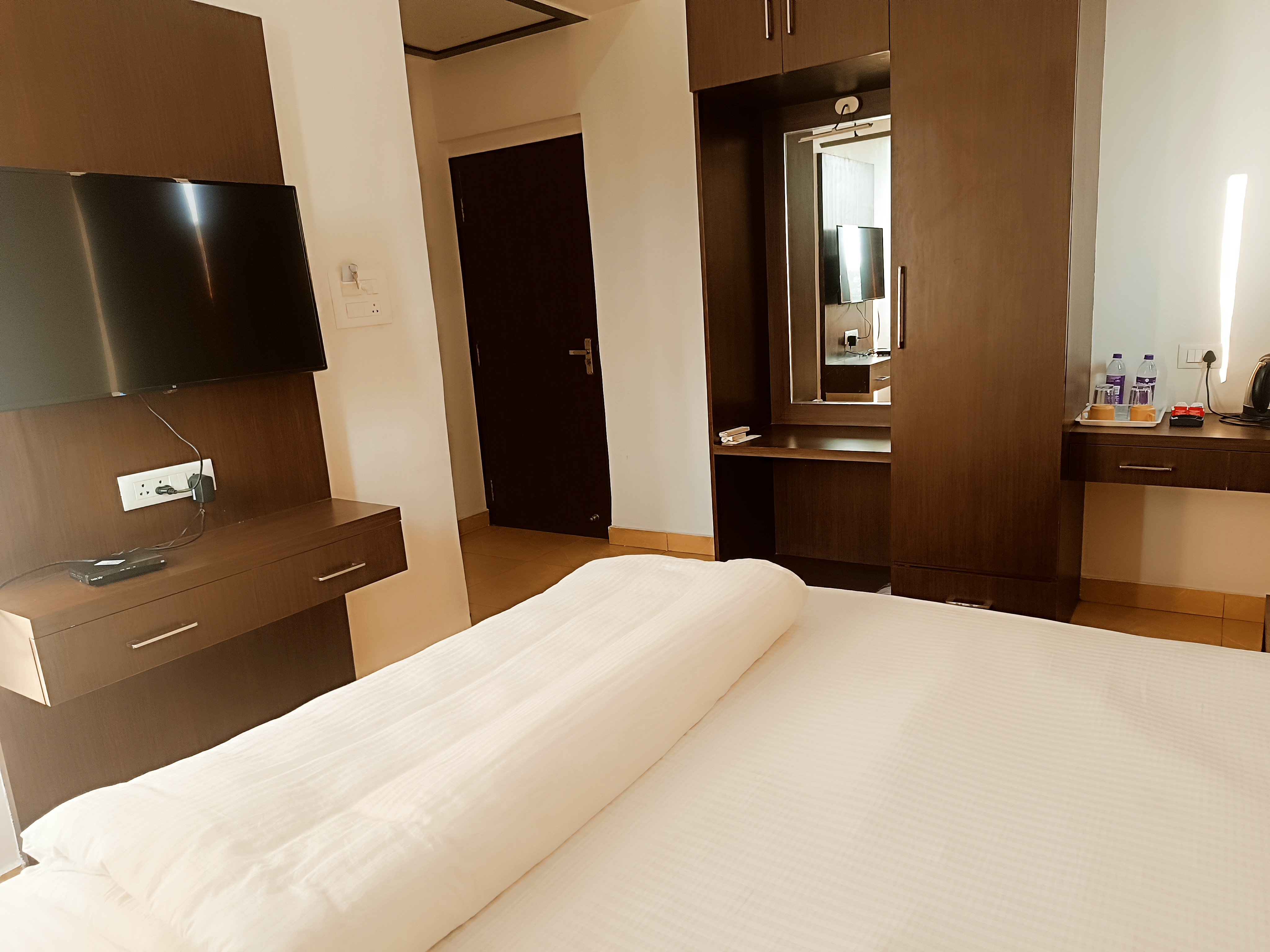 Tathastu Hotels & Banquet Hall - Tap to explore photos