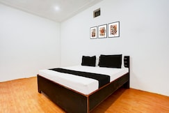 Hotel O White House Hotel, Etawah