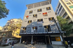 Hotel Banzai Rooms, Nashik