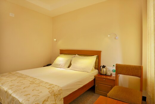 Hotel Excellency Cochin Hotel Price Address Reviews