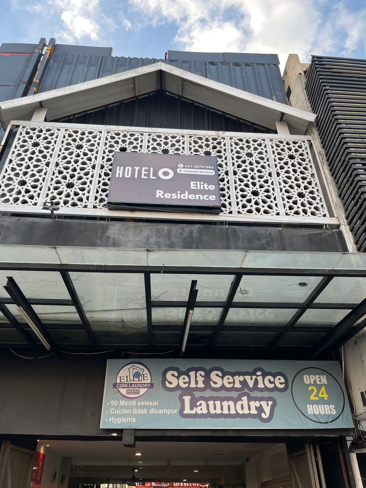 Hotel O Ciputat Near Uin Ciputat Formerly Elite Residence - Tap to explore photos