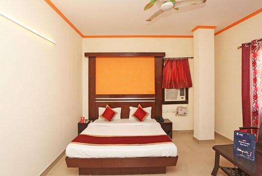 Hotel O Aura Palace Deluxe