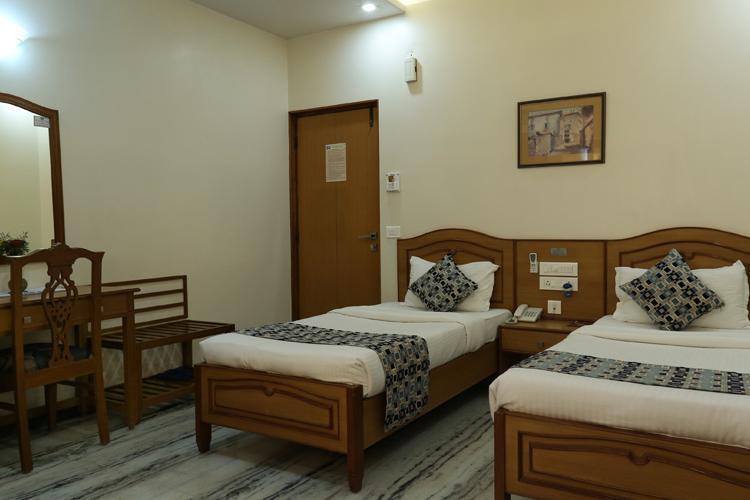 Deluxe Room (Master-Twin bed) 1