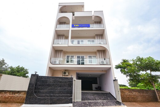FabHotel AR Prime
