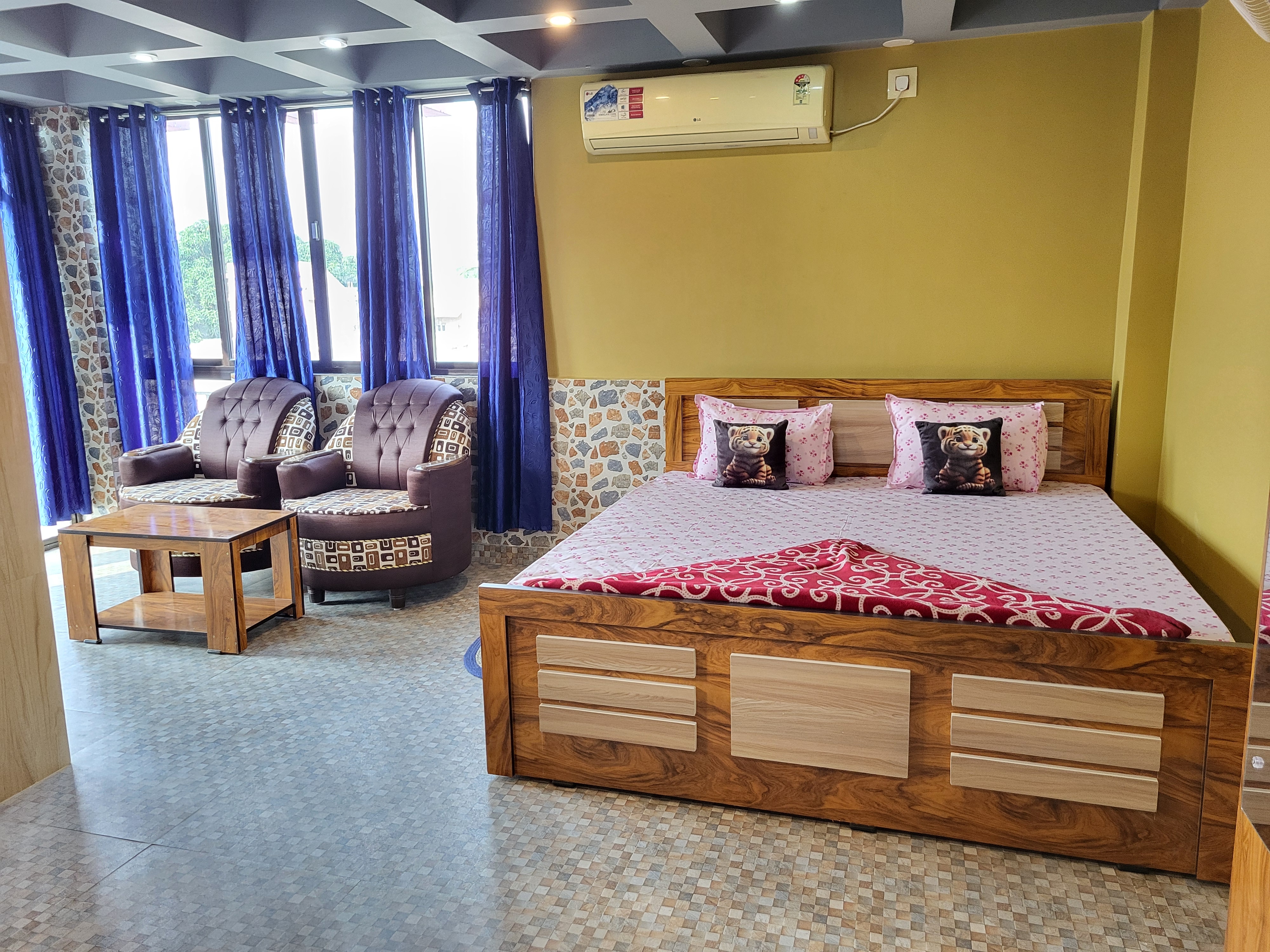 Zara homestay - Tap to explore photos