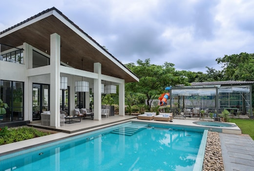 LohonoStays Riyuvann Estate