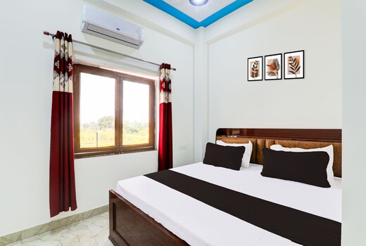 Hotel O Regalia Palace and Lawn