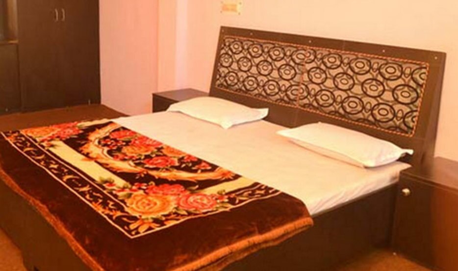 Hotel shiv shavitri - Tap to explore photos