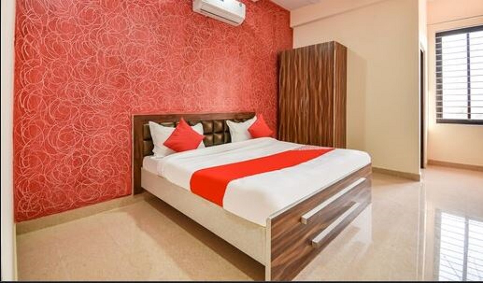Hotel Sai Kripa - Tap to explore photos