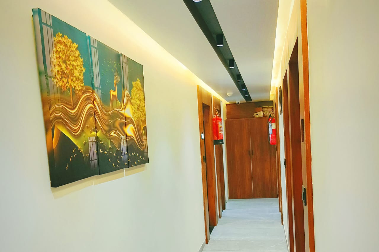 Hotel Rosewood,Ahmedabad - Tap to explore photos