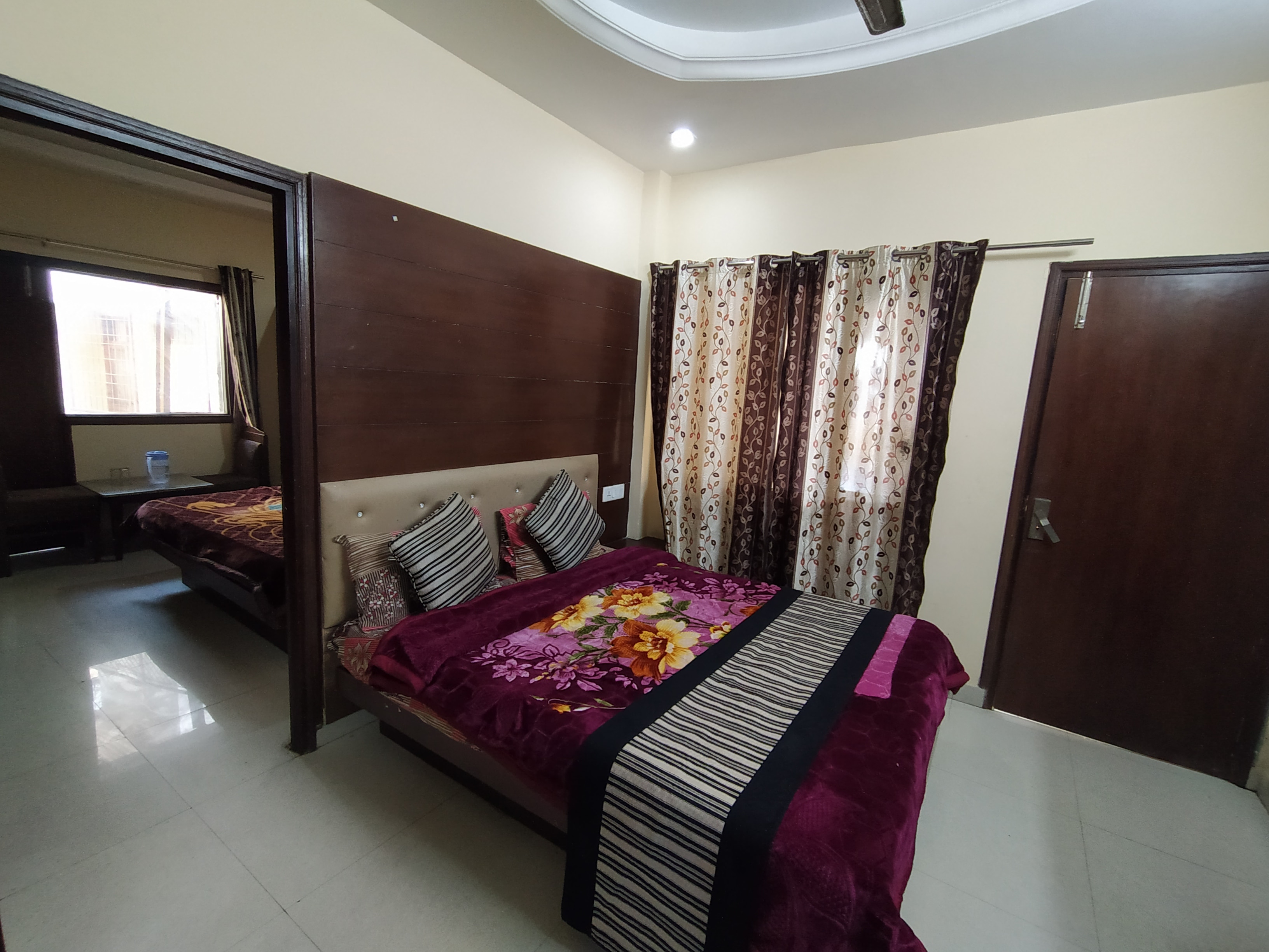 Hotel Shiva Palace - Tap to explore photos