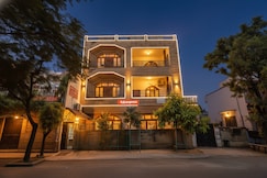 Via Prashansa Palace Nr. Banaras Railway Station, Varanasi