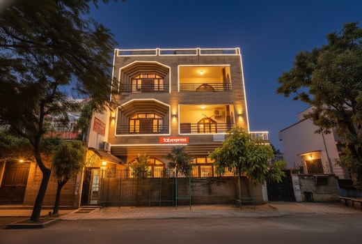 Via Prashansa Palace Nr. Banaras Railway Station