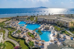 Charmillion Club Resort,  أولا
