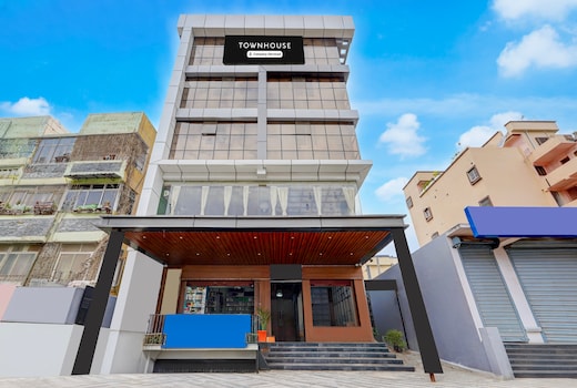 Super Townhouse IGIMS Patna Bailey Road Formerly Tribhuban Palace