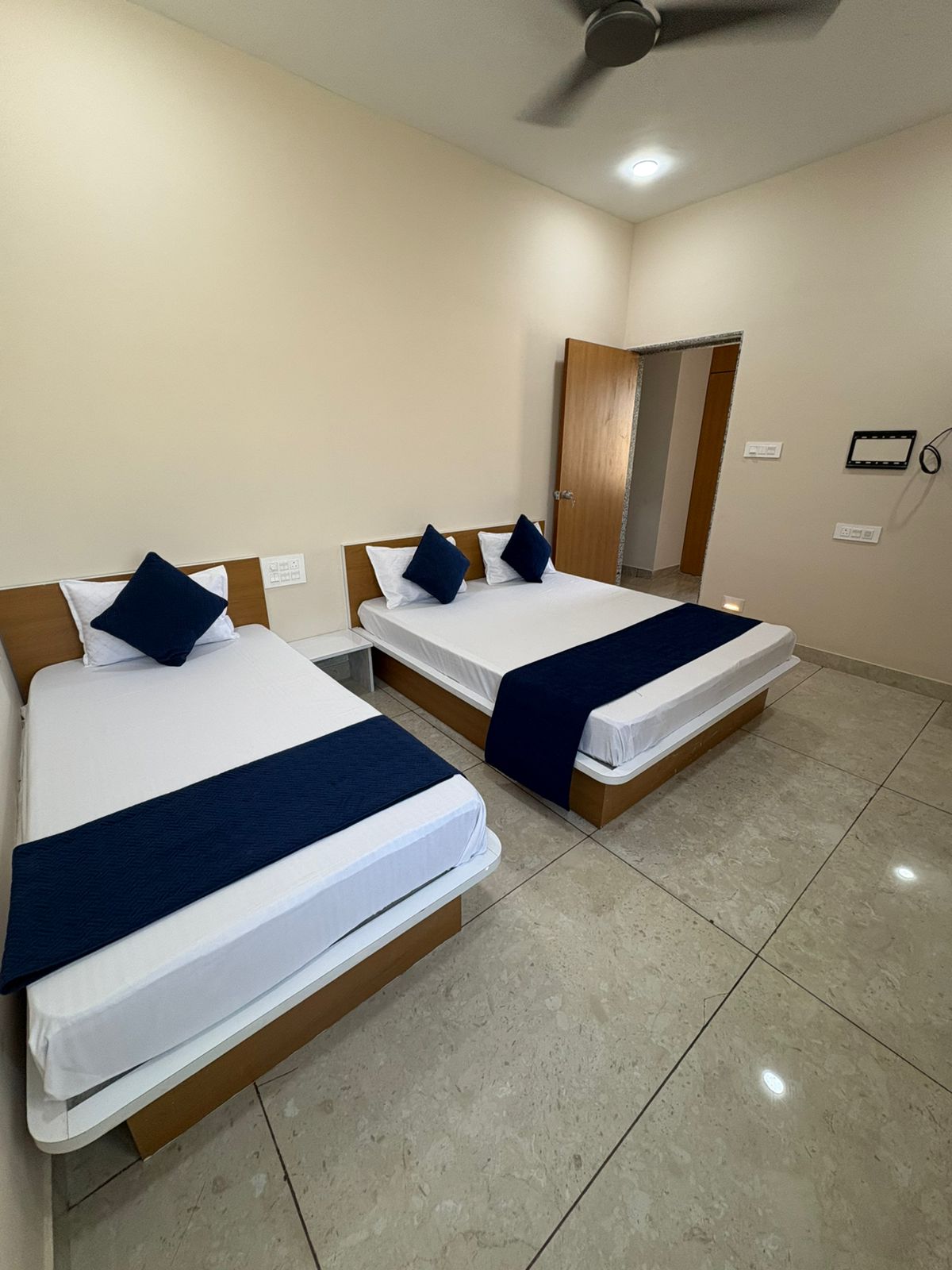 Hotel Darshan Palace - Near Dwarka Railway Station & Shree Dwarkadhish Temple - Tap to explore photos
