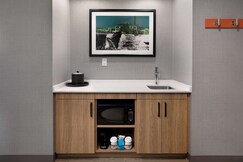 Hampton Inn & Suites Watertown Boston, MA, Boston