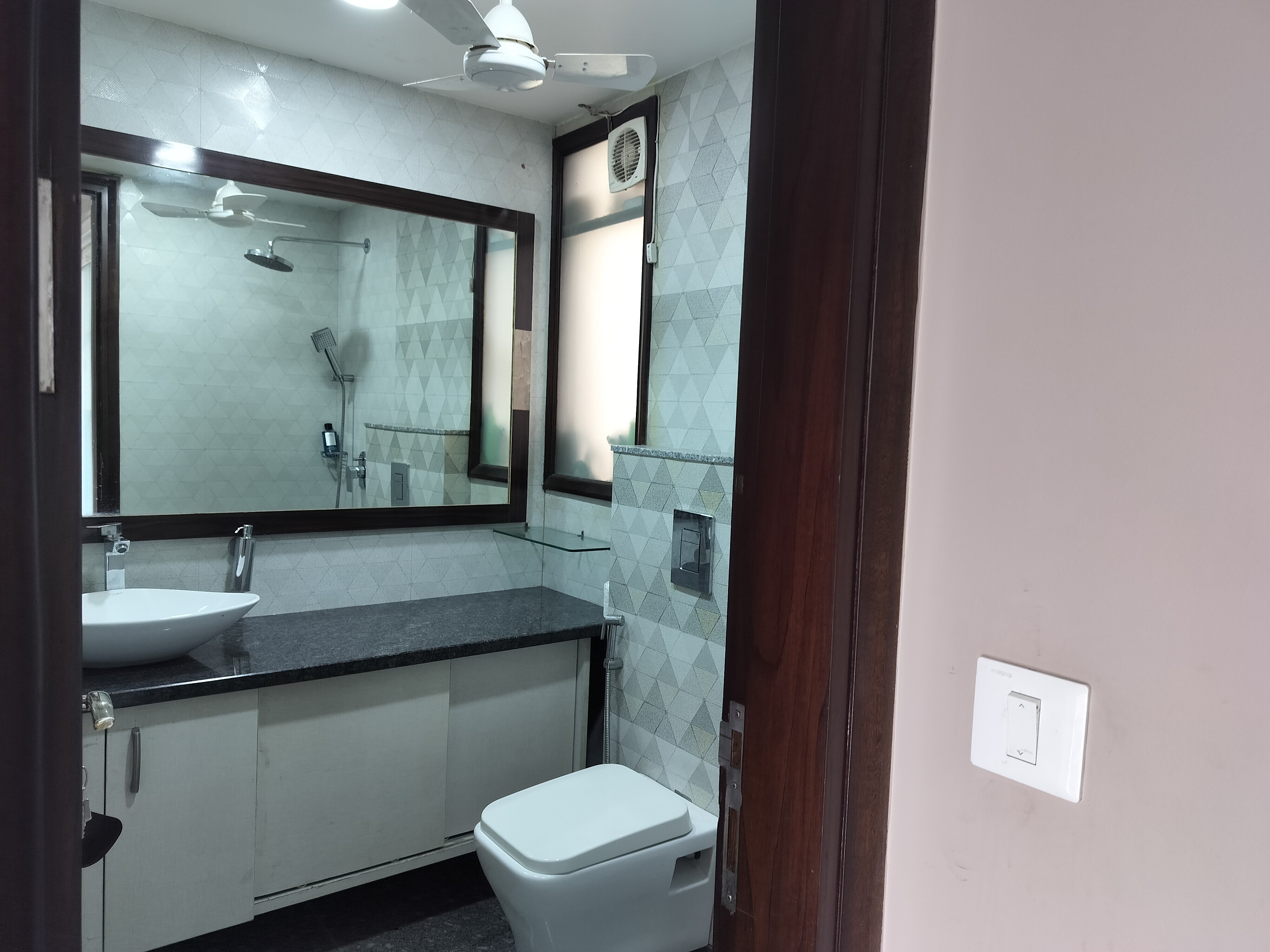 Pet Friendly Studio Apartment in South Delhi - Tap to explore photos