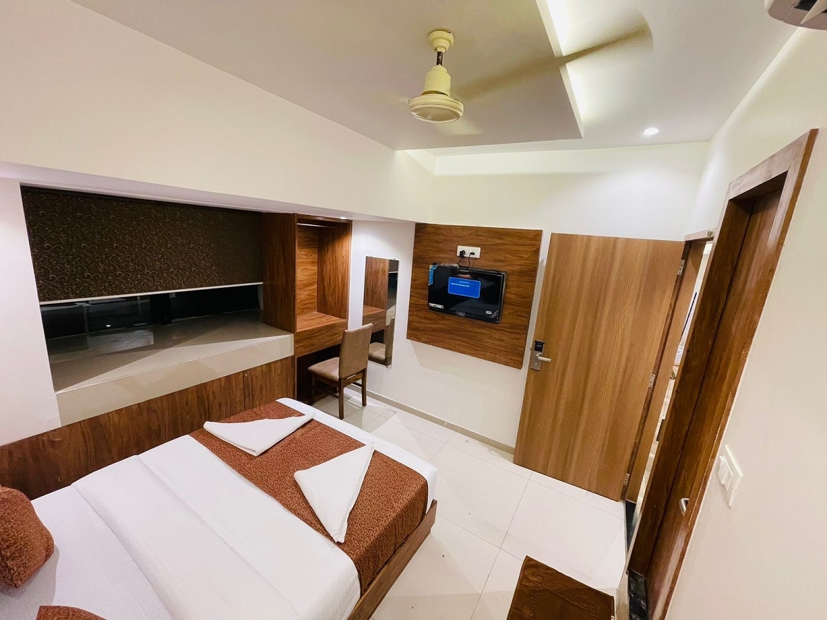 Deluxe Room 1