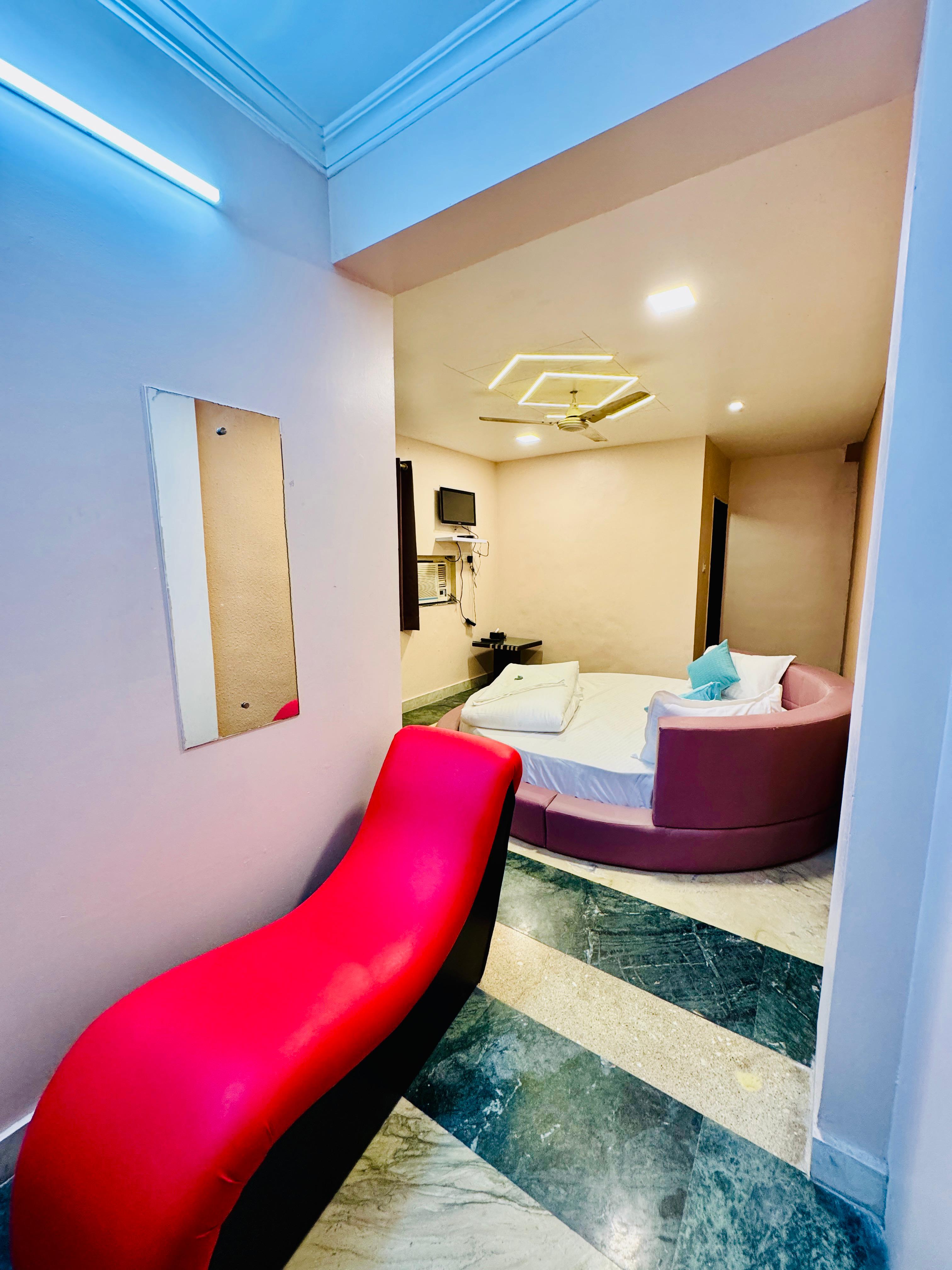 Hotel Elite Stay - Kalyani Nagar - Tap to explore photos