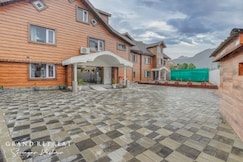 HOTEL GRAND RETREAT, Srinagar