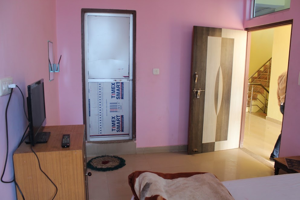 Hotel Dawarika ( Khatu ) - Tap to explore photos