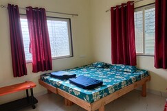 Atharv Bhaktniwas, Akkalkot