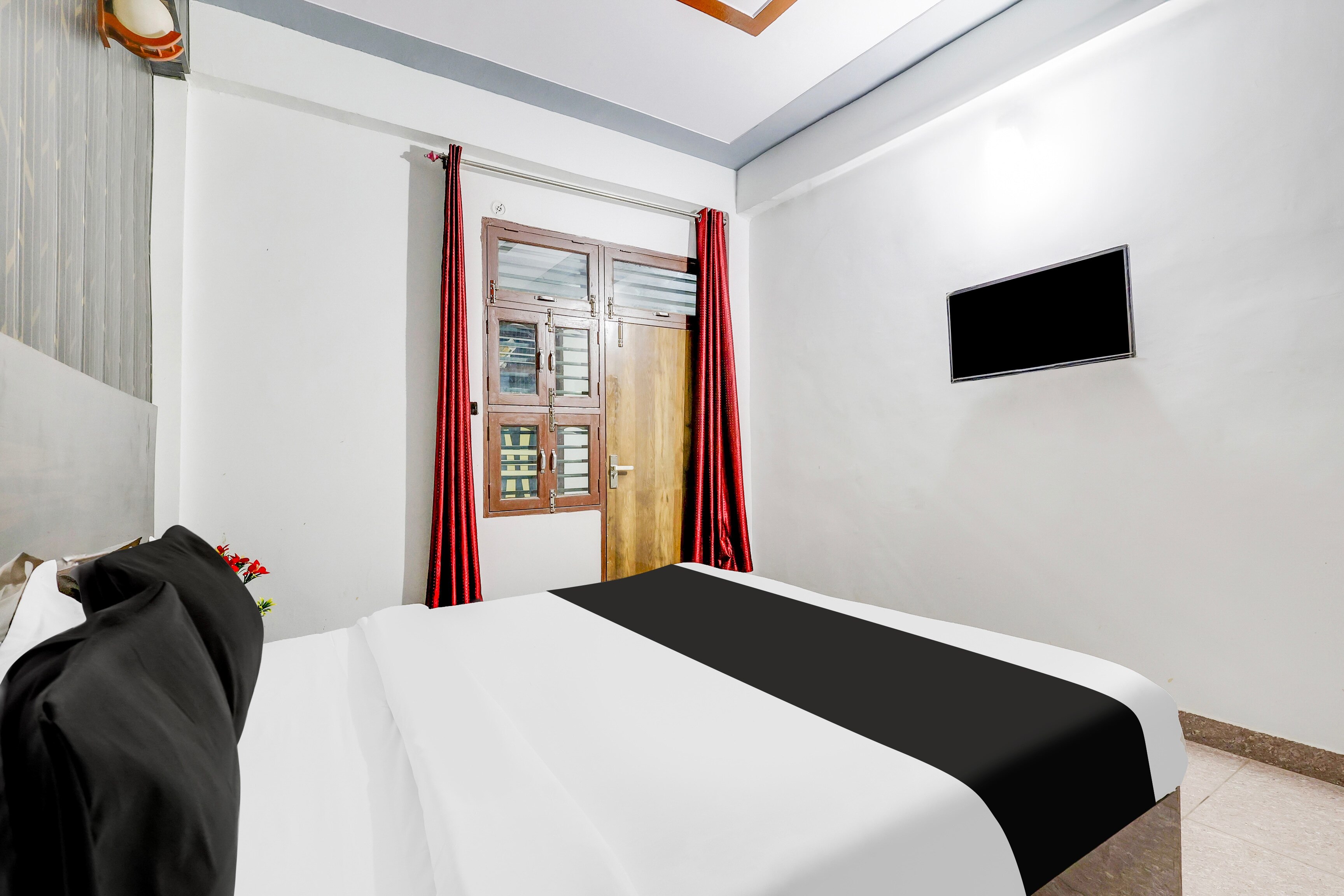Hotel O ISHU - Tap to explore photos
