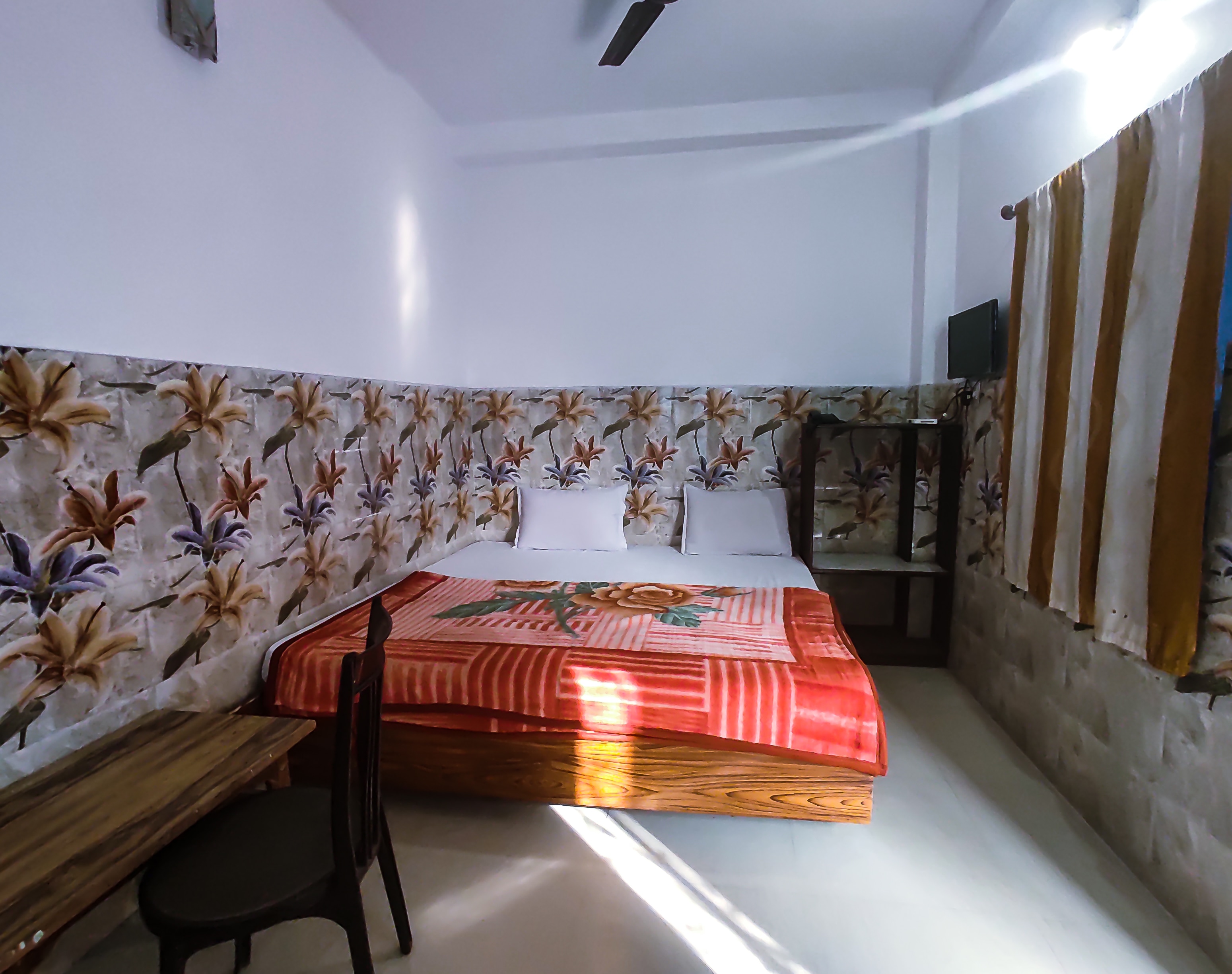 Hotel Vijay (Vijay Niketan) - Tap to explore photos