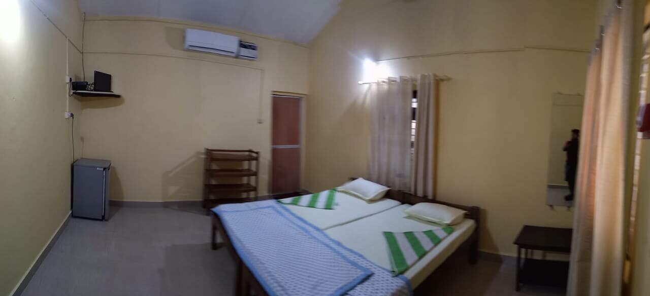 Paradise Guest House  - Tap to explore photos