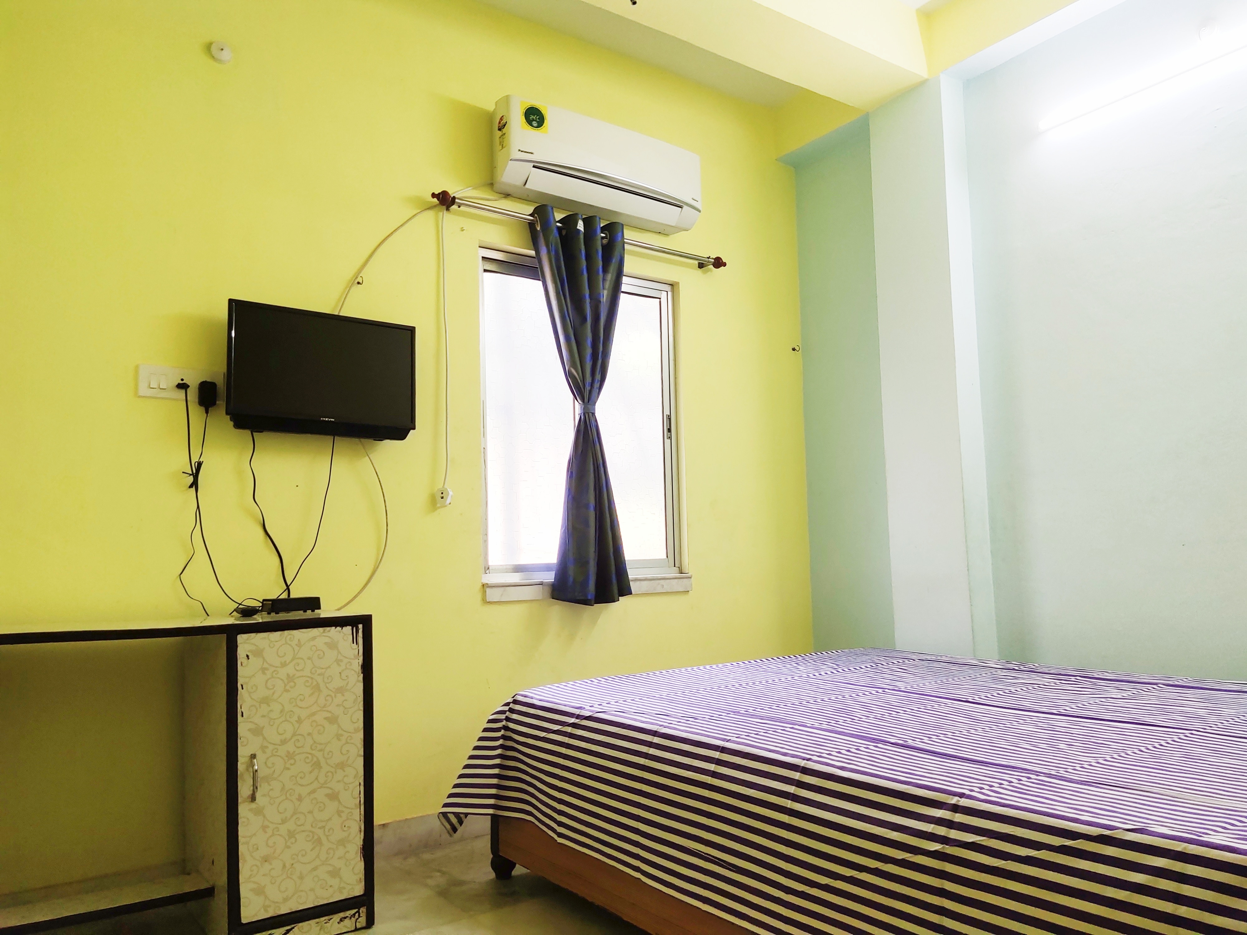 amar priya guest house - Tap to explore photos