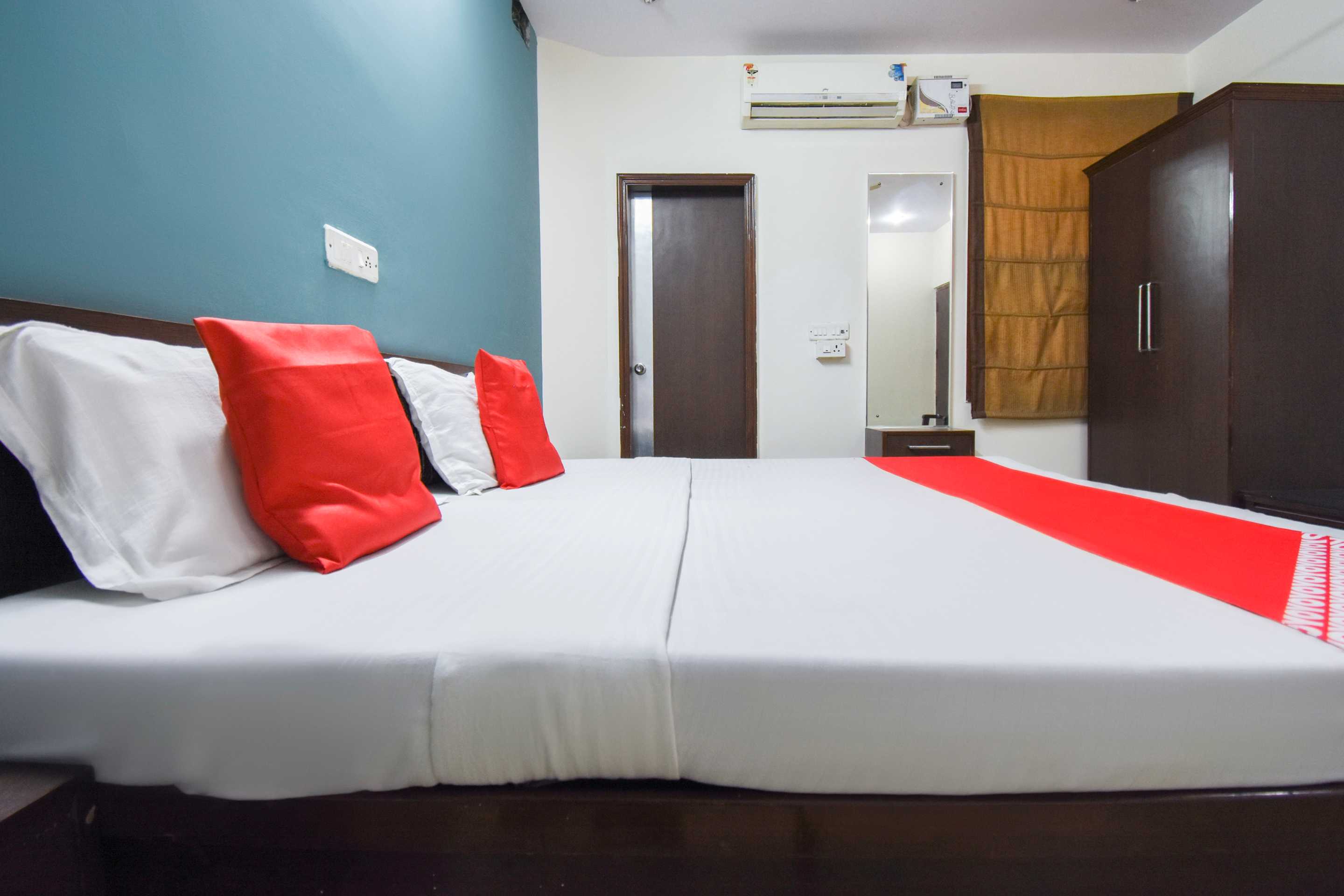 Hotel O Karnal Royal - Tap to explore photos