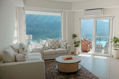 Golden Healing Journeys -Luxe Apartments, Rishikesh