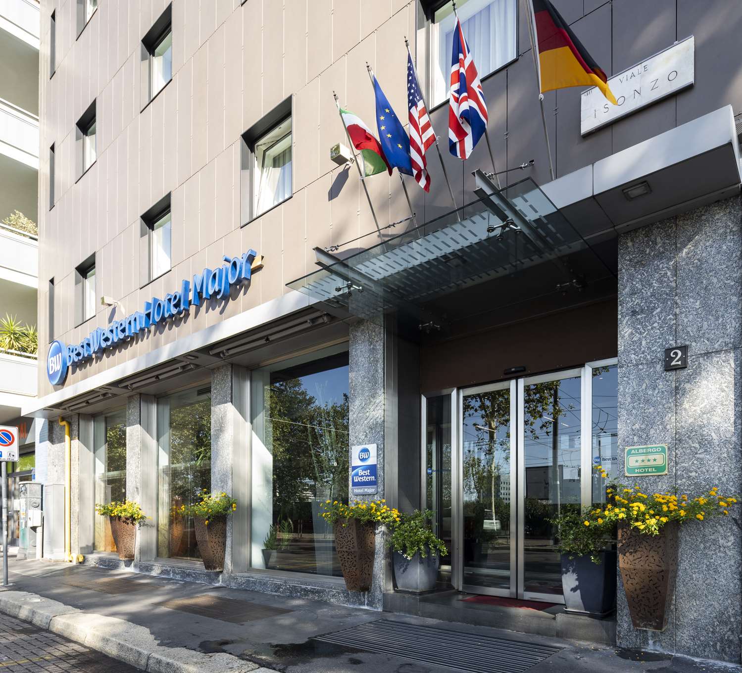 Best Western Hotel Major - Tap to explore photos