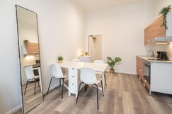 Spacious Riverside Apartment, Antwerp