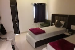 Hotel Trimurti, Khambhaliya