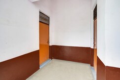 OYO 827508 Siddhi Vinayak Farms, Hathras