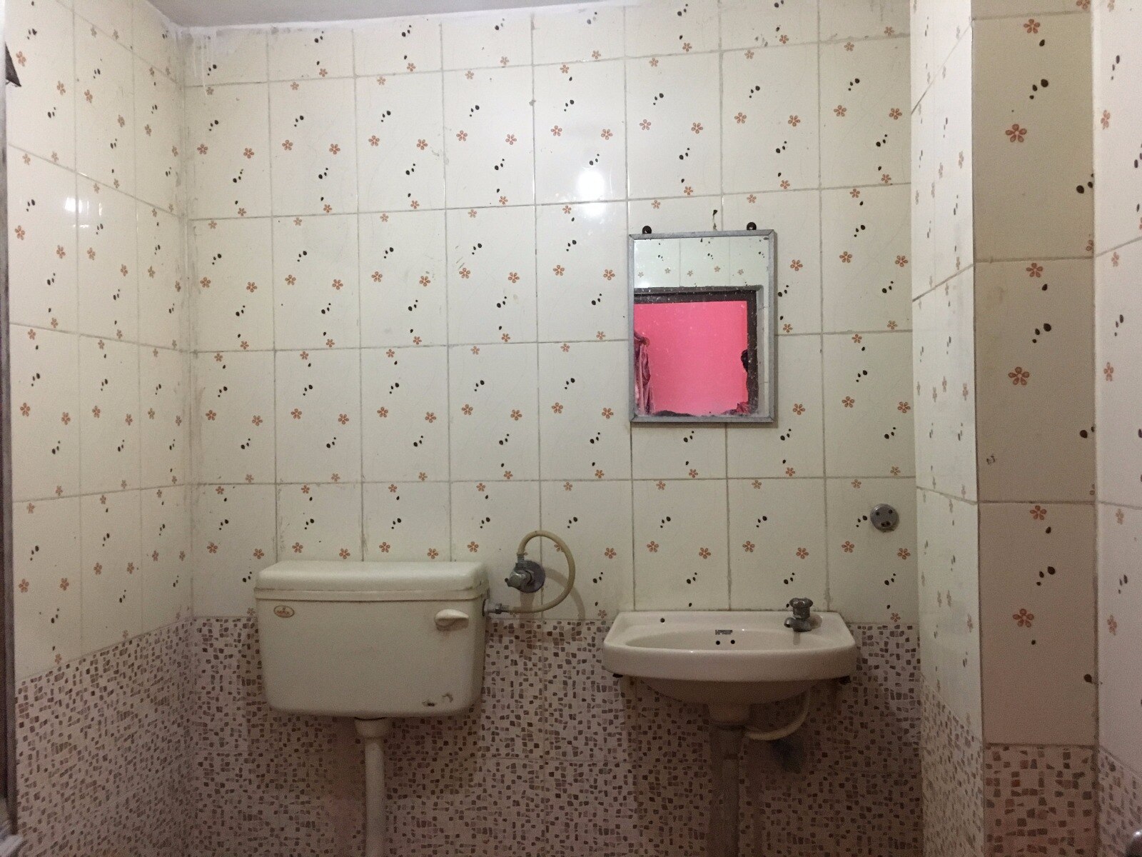 Hotel Bundelkhand Palace - Tap to explore photos