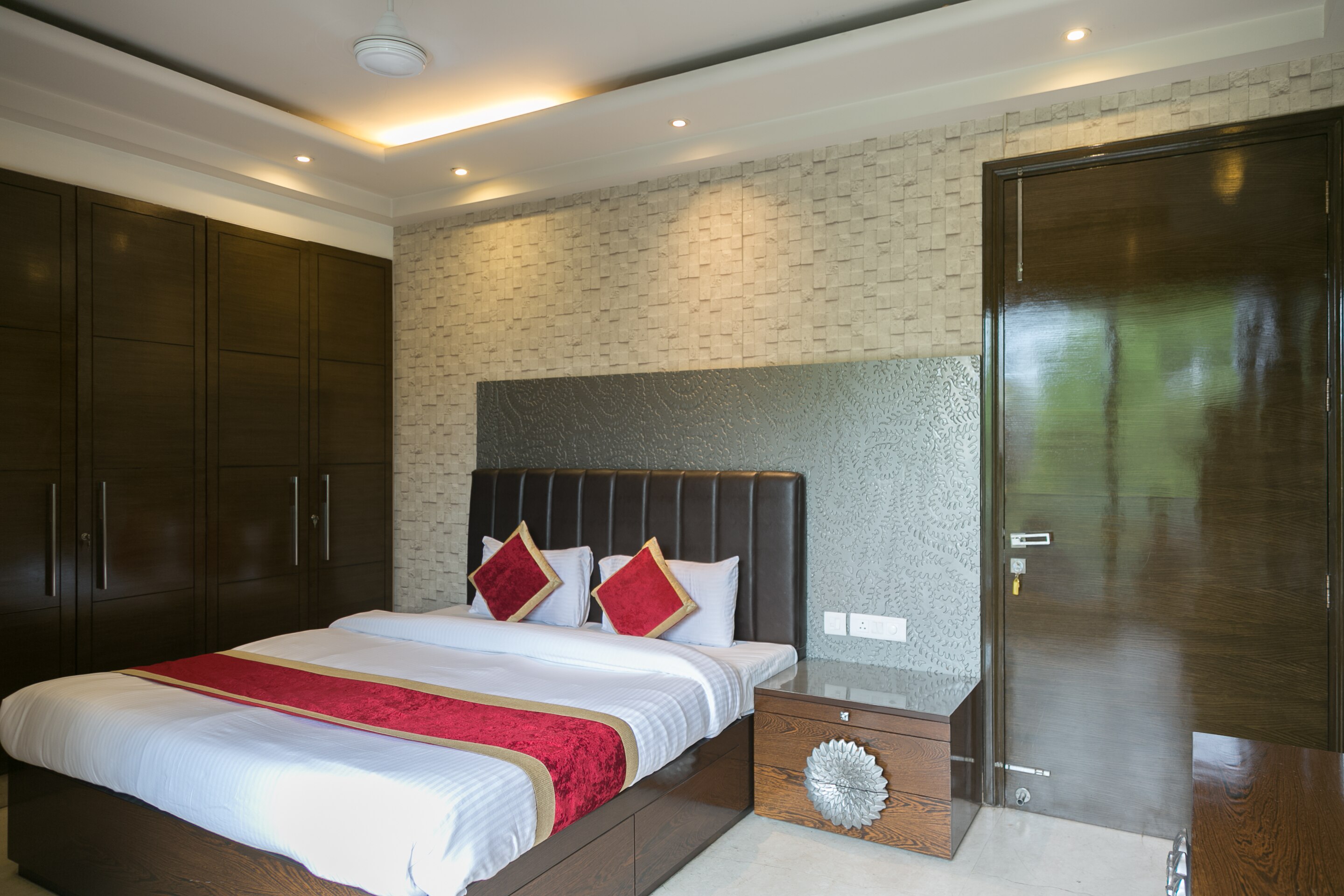 Under My Roof Superio 4 BHK Apartment - Tap to explore photos