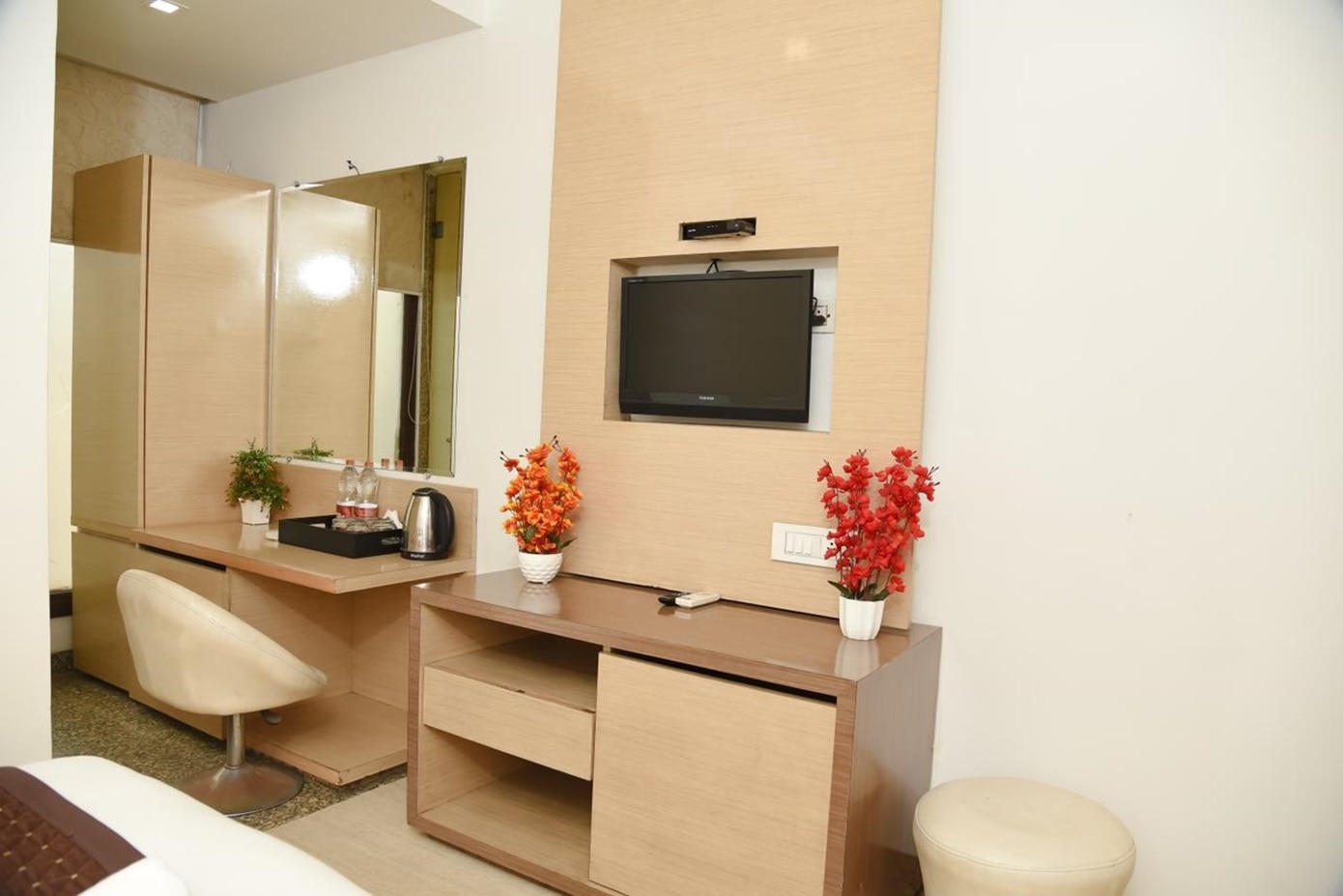Hotel The Emporio A Boutique Rooms Near Anand Vihar Vaishali - Tap to explore photos