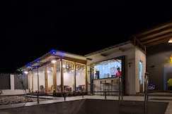 A7 LUXURY 3BHK Waterfall Cottage | Pool & Bonfire, Mukteshwar