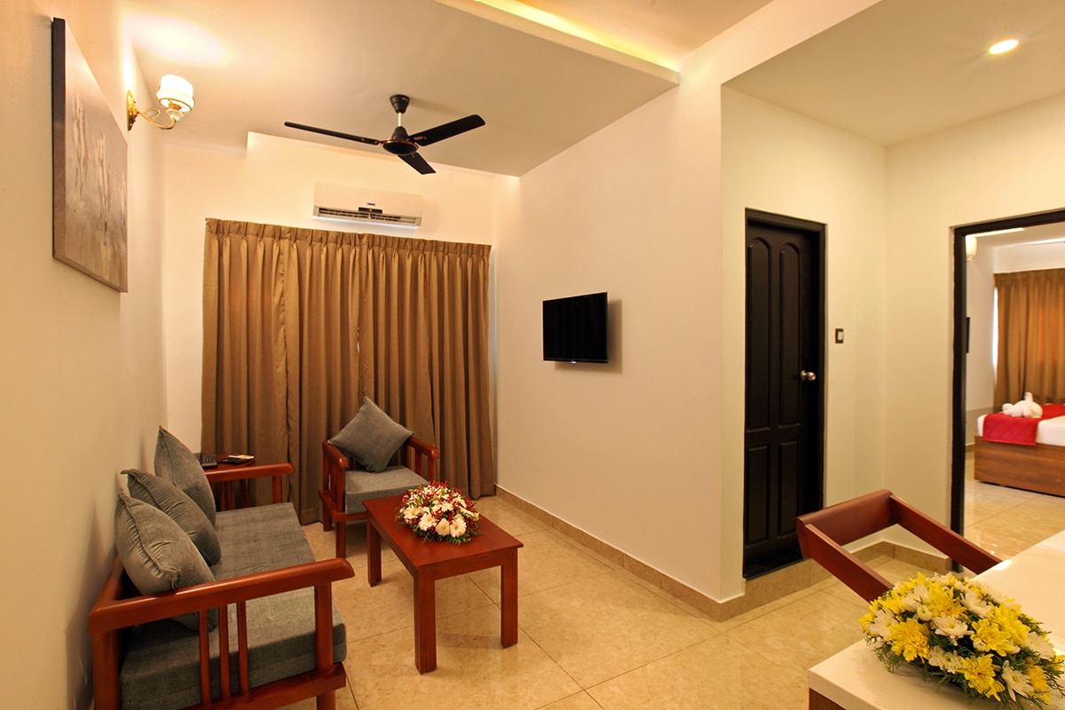 Hotel Thamburu International - Tap to explore photos