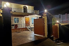 Misty Cliff Cottage - Located on a View Point, Yercaud