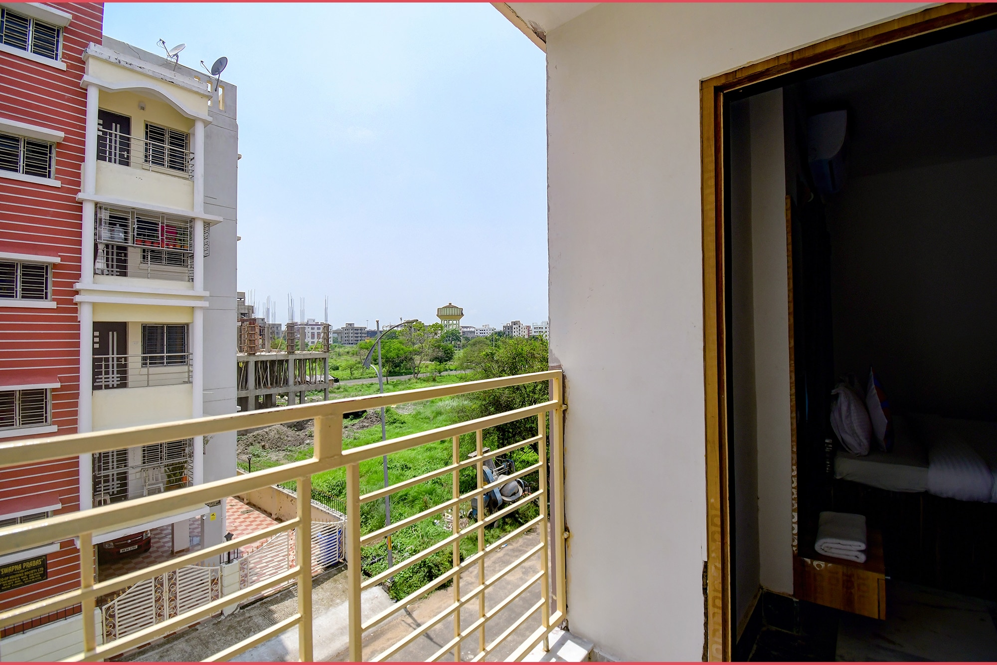 FabExpress Amar Raj Villa - Nr. Eco Park - Tap to explore photos