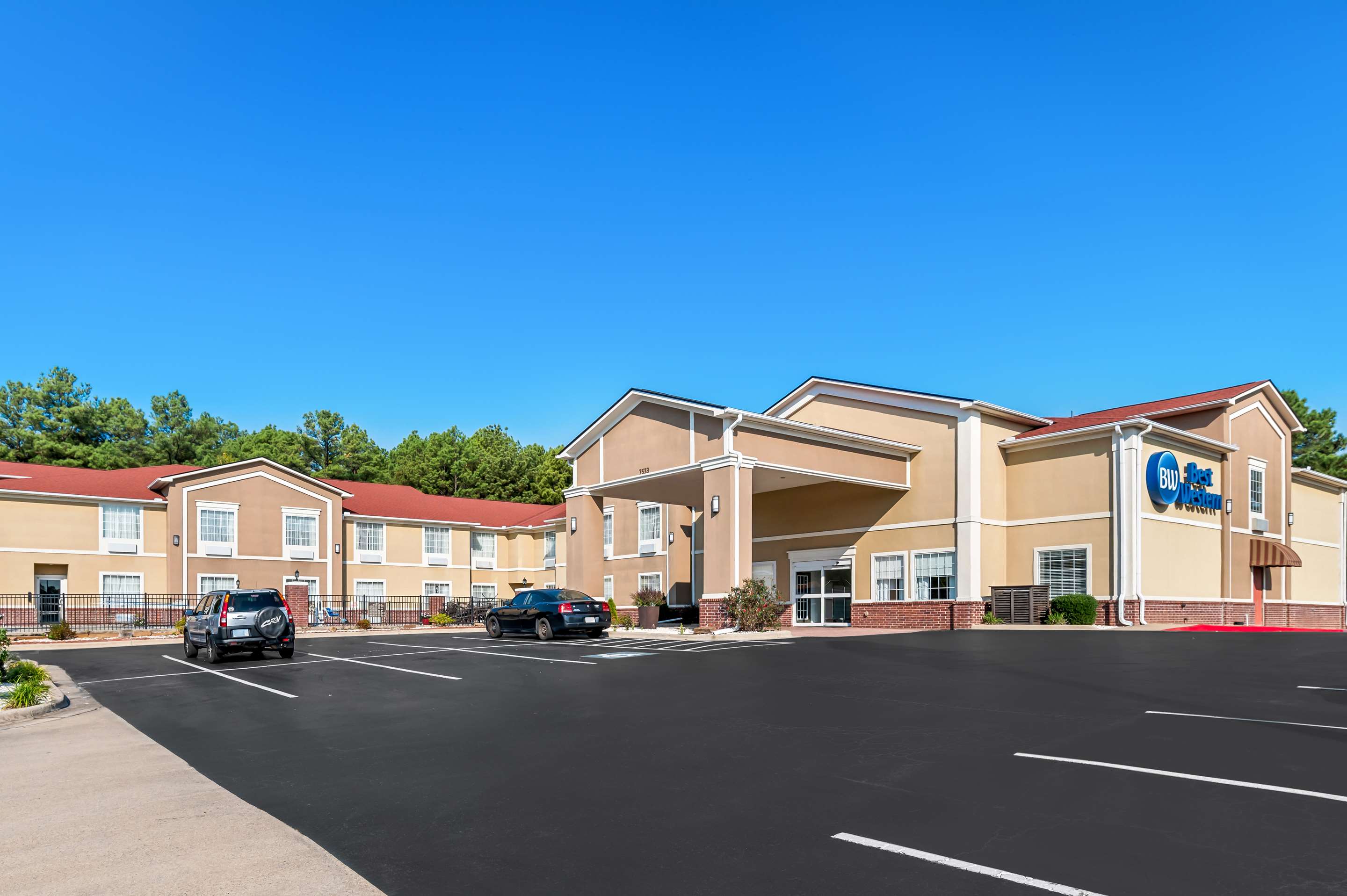 Best Western Sherwood Inn & Suites - Tap to explore photos