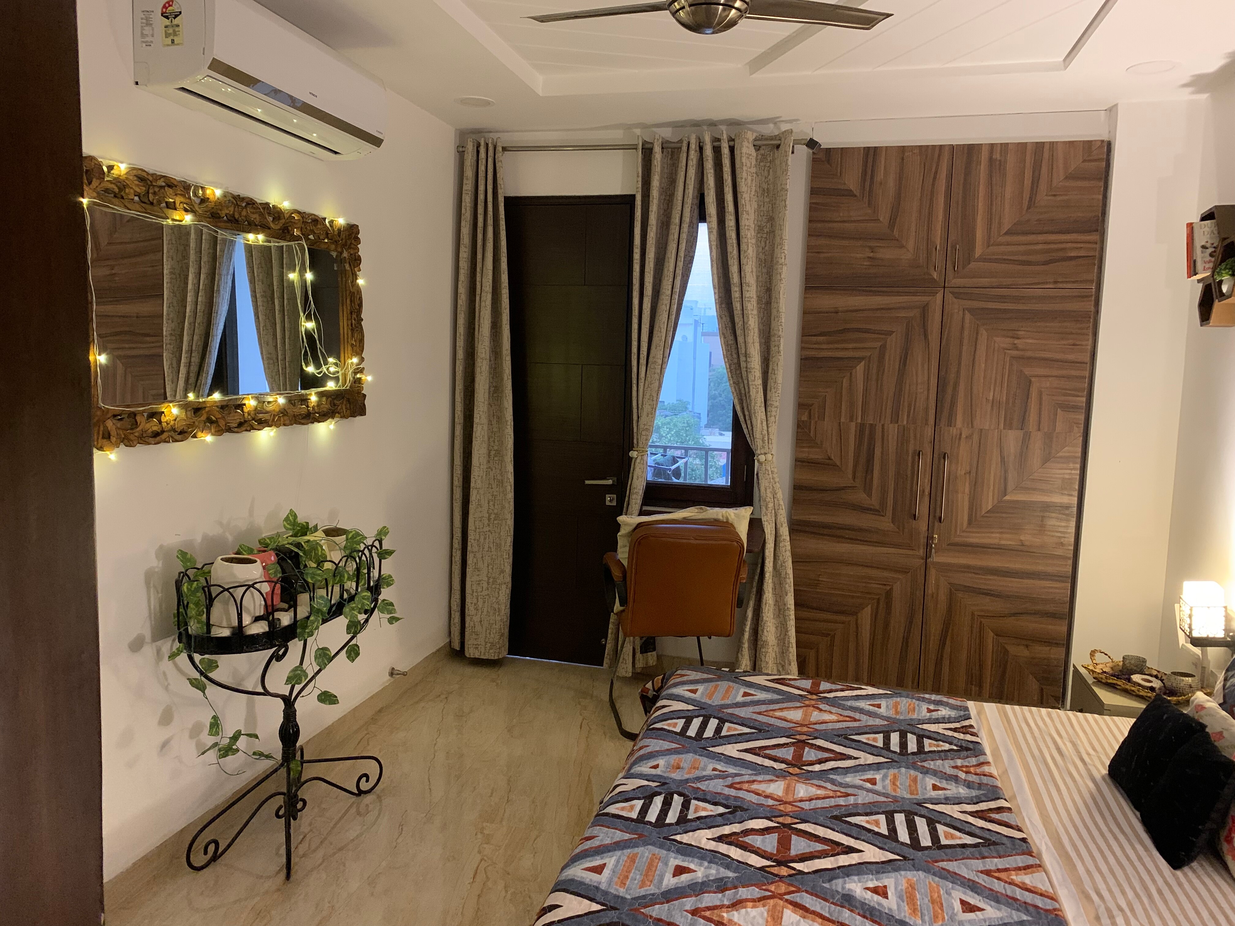2 BHK furnished flat with garden in Gurgaon - Tap to explore photos