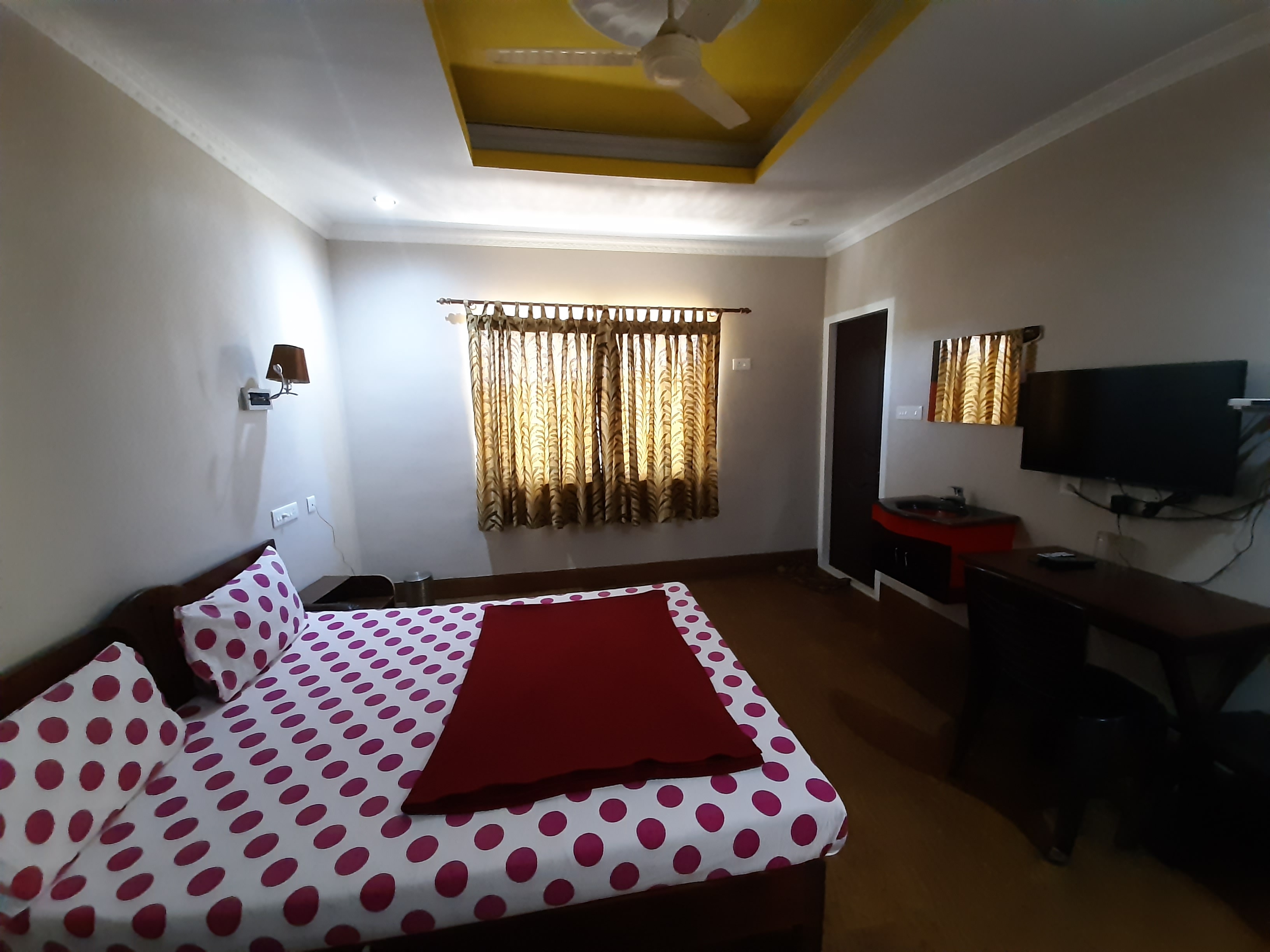 Green Palace Residency Vagamon - Tap to explore photos