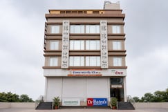 Hotel Shades of Royal, Ahilyanagar