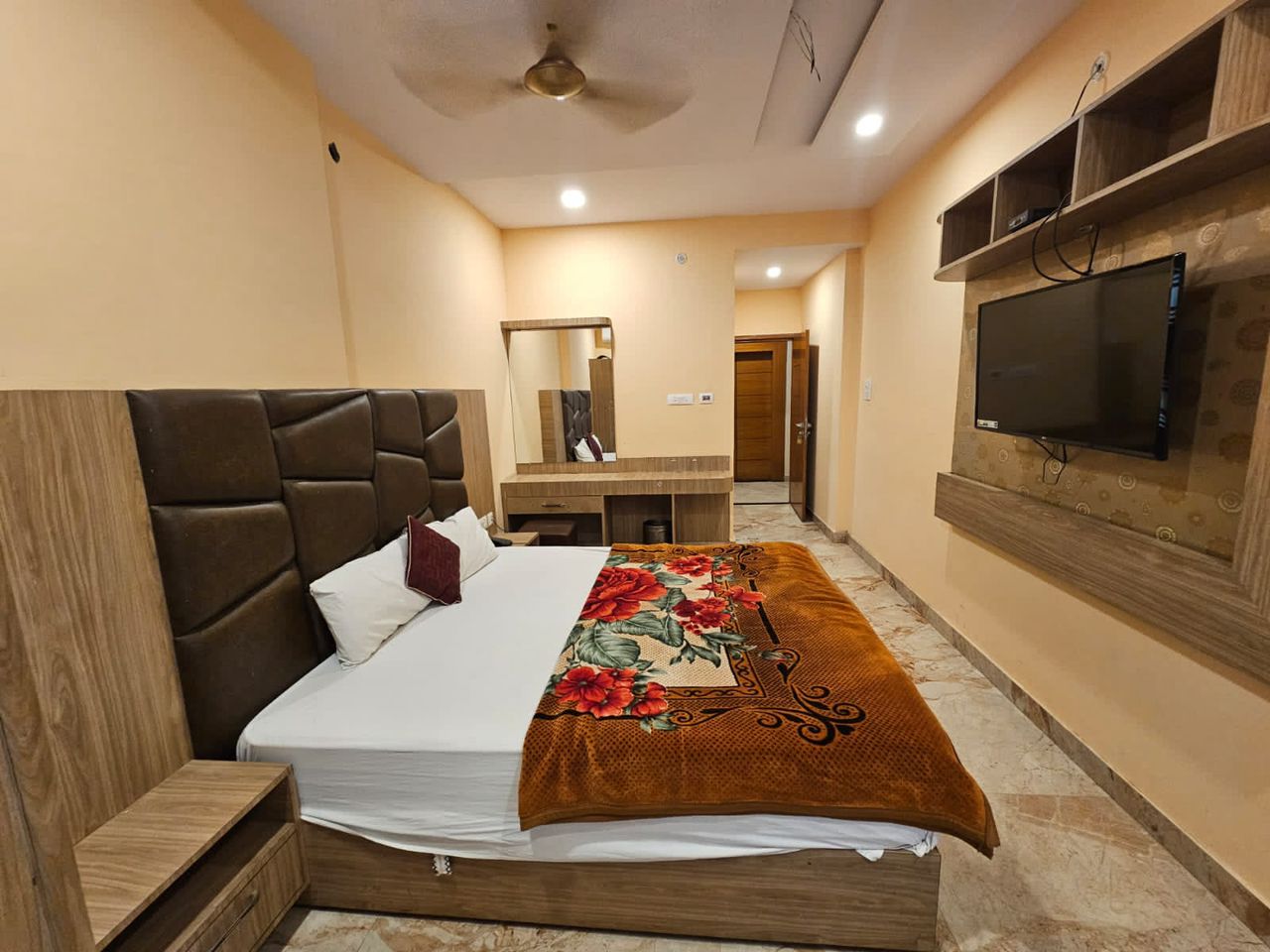 Hotel aditya inn new - Tap to explore photos